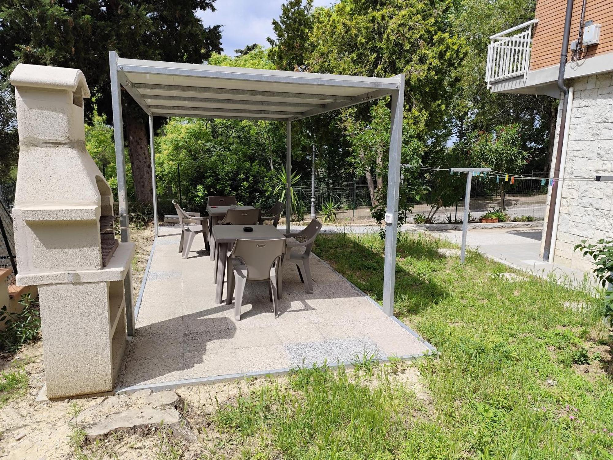 Villa Paoletti, Appartamento Confortevole Nel Cuore Di Gradara Luaran gambar